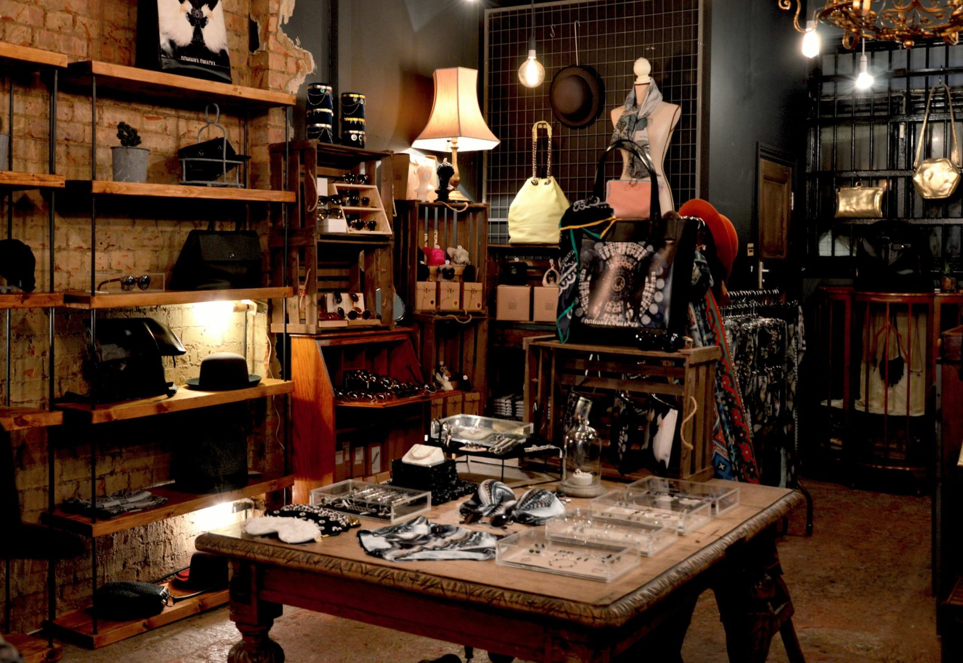 achat-Achat-Art-et-Antiquites-Lausanne-Vevey-Geneve-Valais-Nyon-Neuchatel-scaled